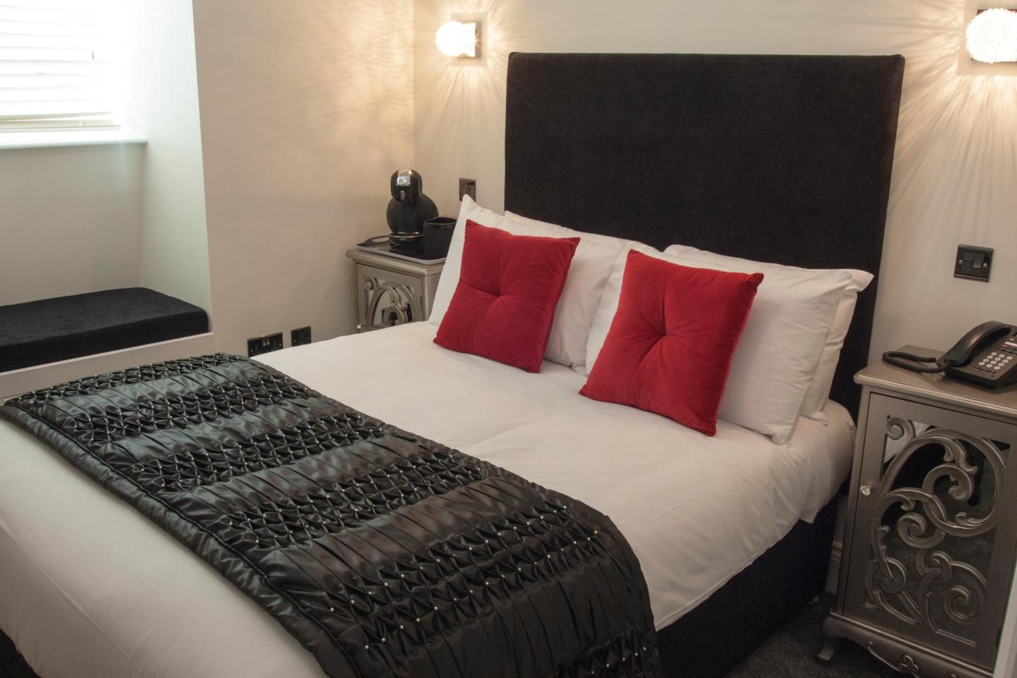 The Ship Leopard Hotel - No Children (Adults Only) Portsmouth Exteriör bild