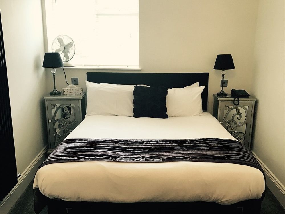 The Ship Leopard Hotel - No Children (Adults Only) Portsmouth Exteriör bild